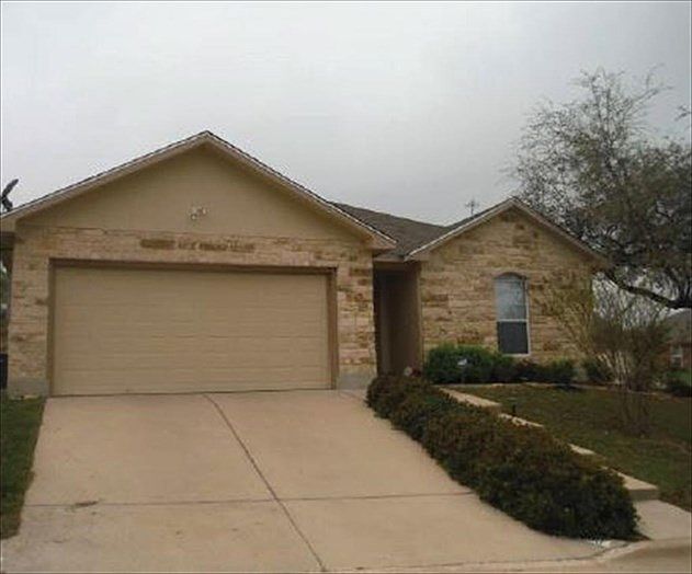 1st image of 800 Samuel Dr