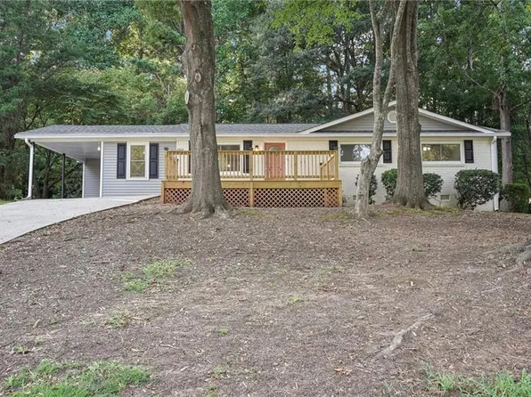 2202 Chestnut Log Loop, Lithia Springs, GA 30122