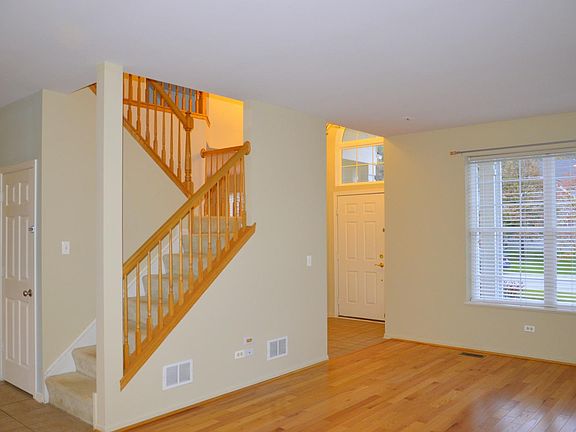 2nd image of 521 Middlebury Dr