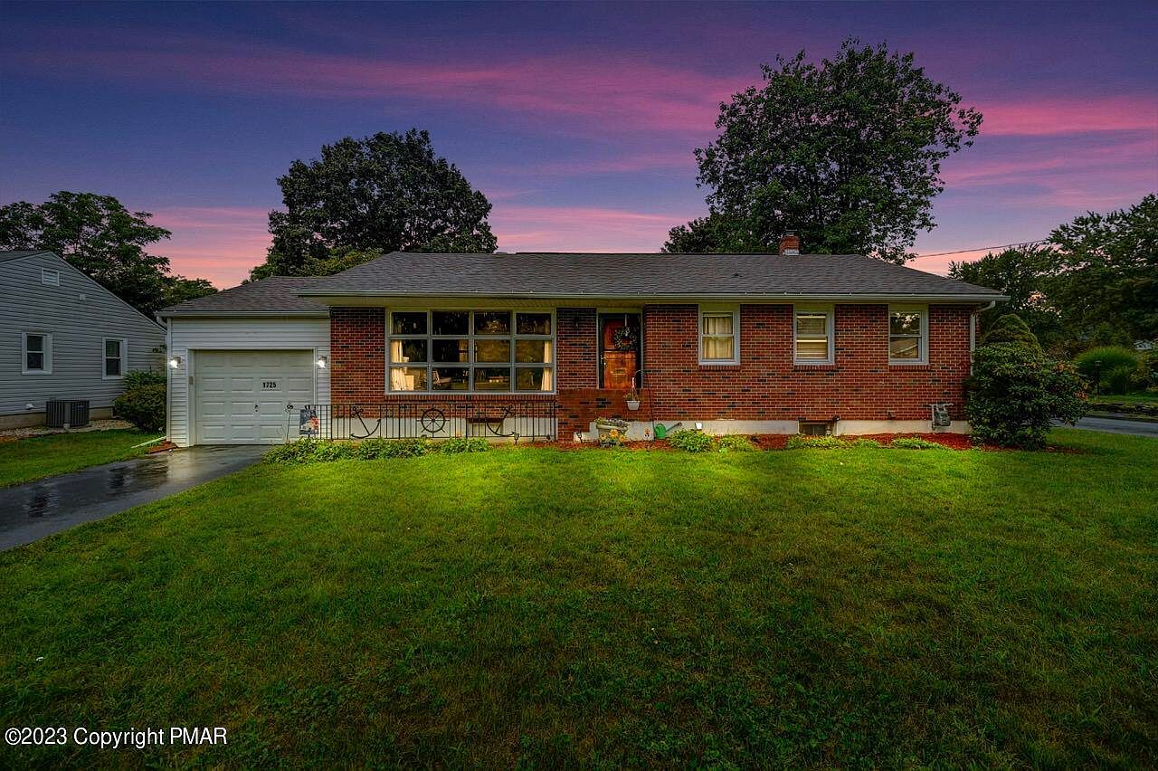 1725 Wallace St, Stroudsburg, PA 18360 Zillow