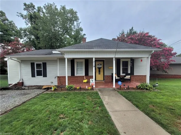 319 Hay St, Mount Airy, NC 27030