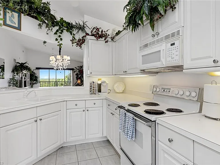 300 Horse Creek Dr #408 — Photo 3