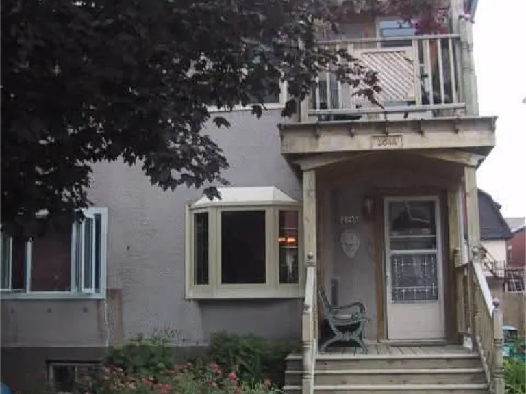 204A Flora St — Photo 2
