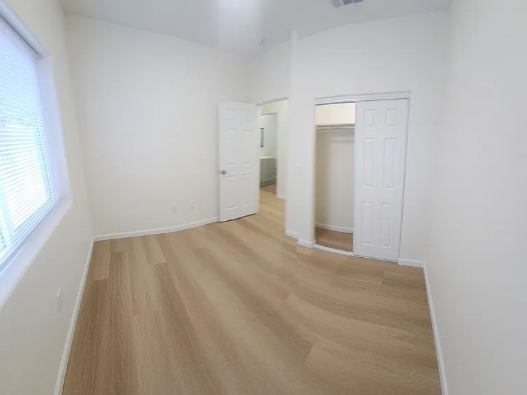 550-554 556 Foothill Blvd — Photo 88