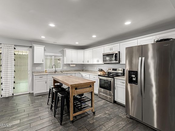 4th image of 2031 W HAZELWOOD Parkway