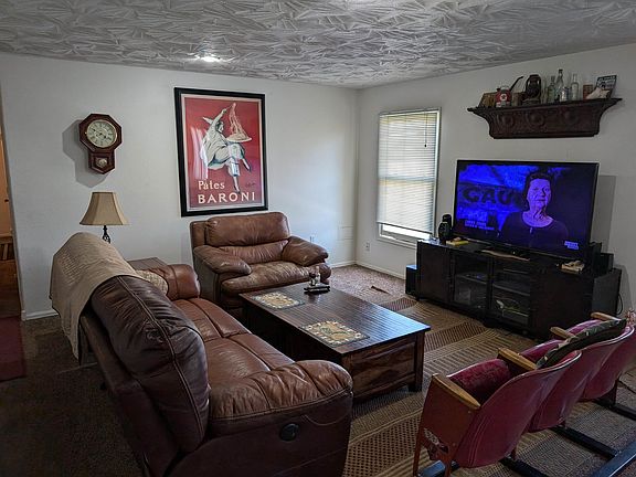 3rd image of 580 Darby Dr