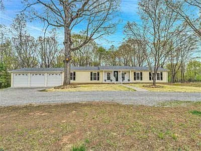 2590 Poteet Rd