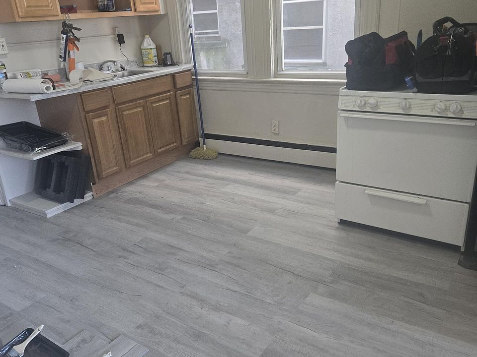 1st image of 127 W 54th St APT 3