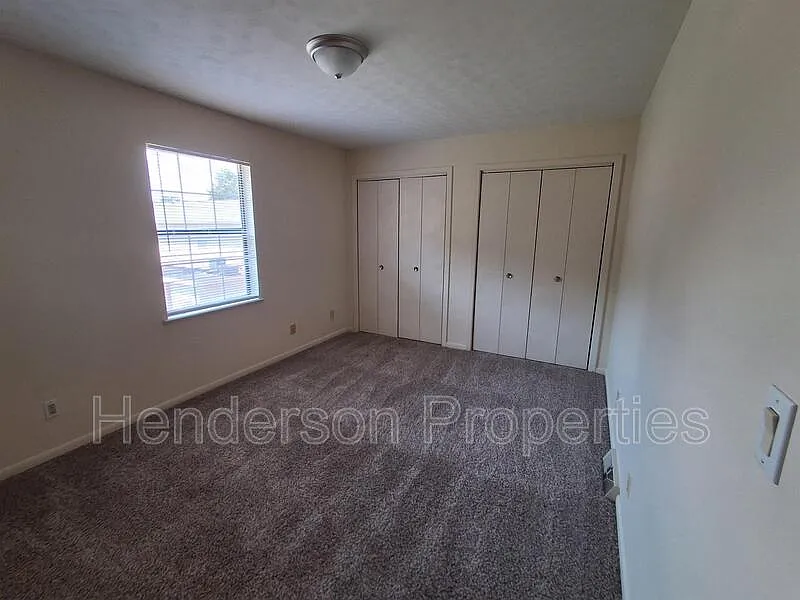 Studio, $950 — Photo 2