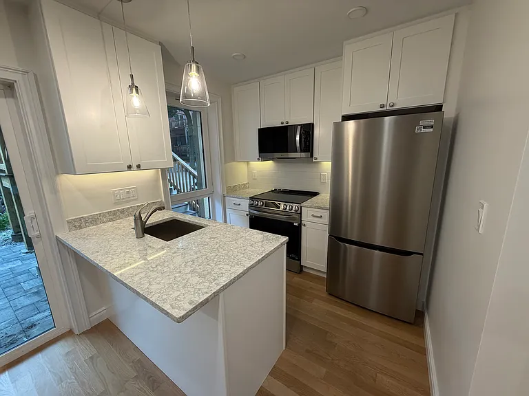11 Burrill Pl #1 — Photo 3