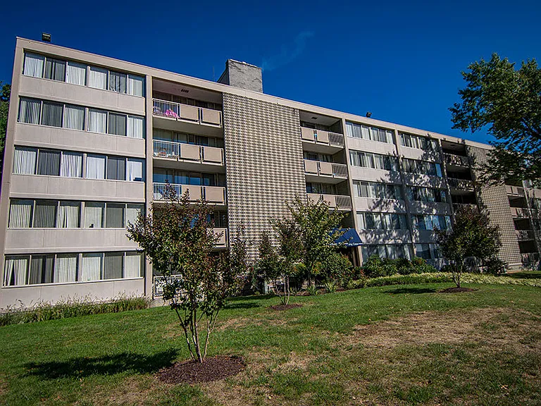 Heritage Park Apartments Building 10