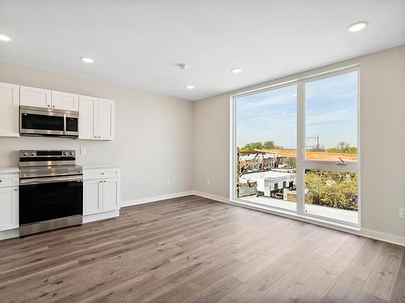 5th image of 5300 Whitby Ave #408