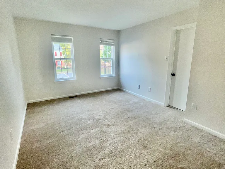 1625 Congressional Ct — Photo 11