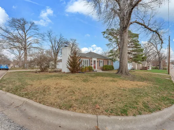 3420 SW Huntoon St, Topeka, KS 66604