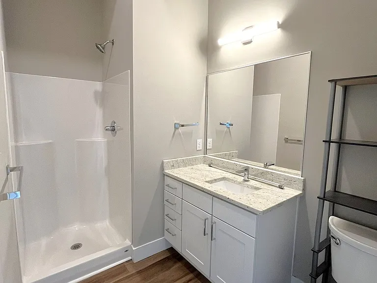 Sunrise Apartments — Photo 11
