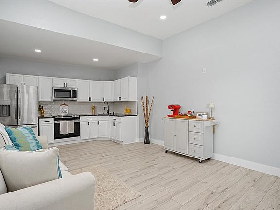 2nd image of 2601 W SAINT CONRAD STREET