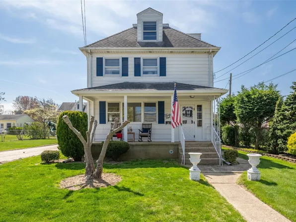 44 Avenue B, Port Washington, NY 11050