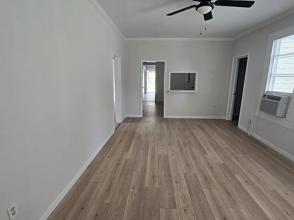 2nd image of 3263 Hollywood St