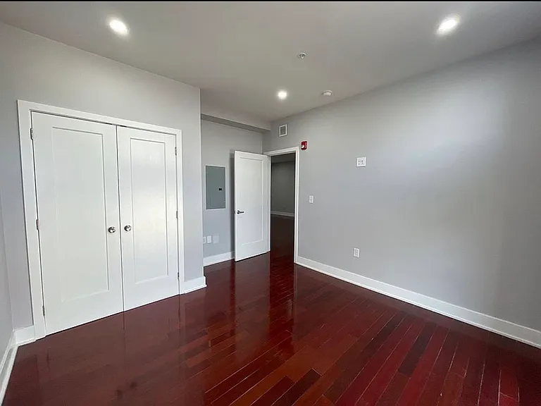 300-302 Richmond St #16 — Photo 11
