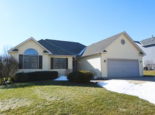 4745 Oregon Trl, McHenry, IL 60050