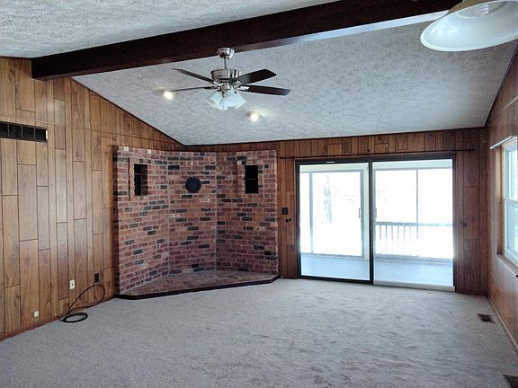 5th image of 125 Village Ct