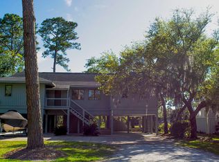 3918 Lybrand St, Edisto Island, SC 29438