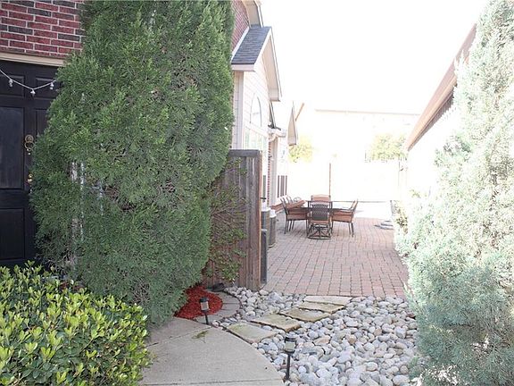 2nd image of 8015 Dogwood Ln