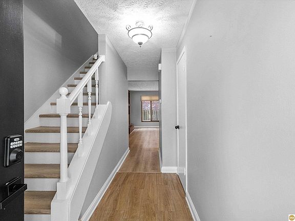 5th image of 802 N 121st St