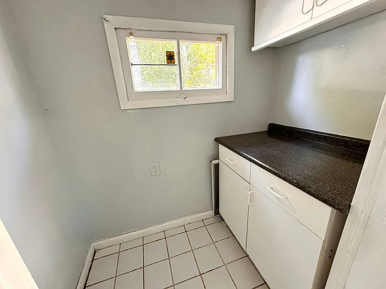 1735 Wyndhurst Rd — Photo 7