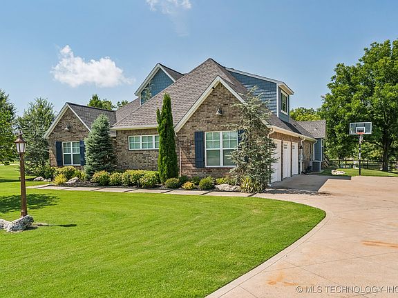 2nd image of 19108 E Twin Creeks Dr
