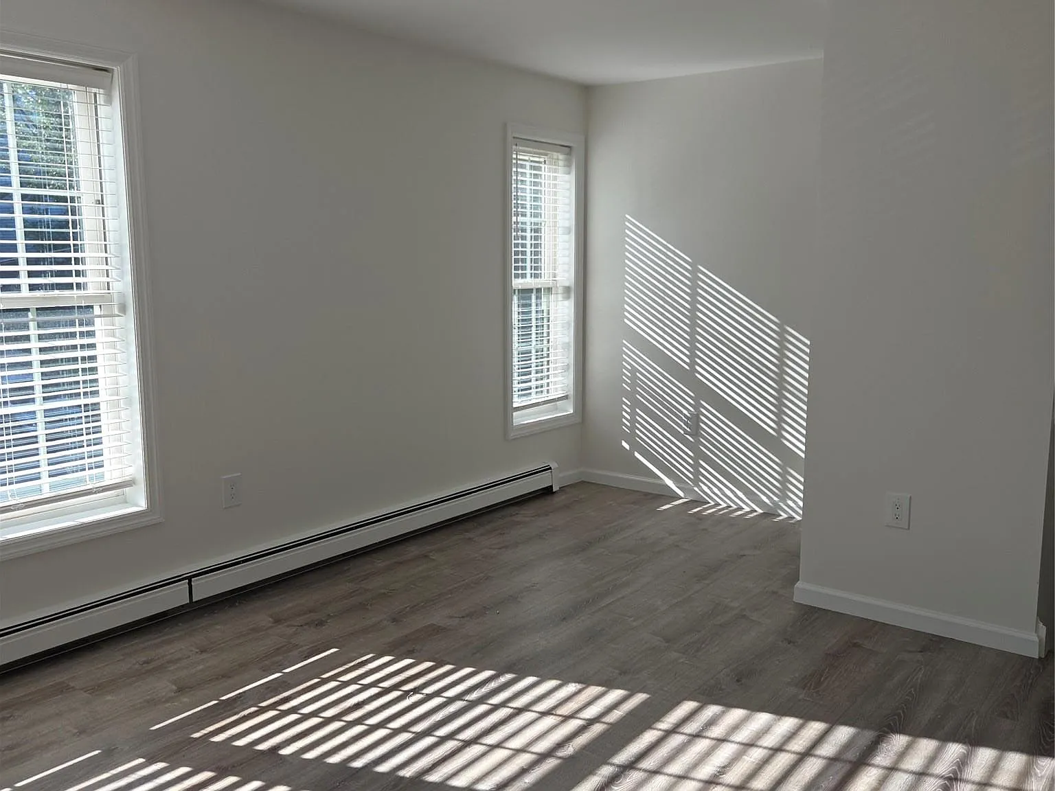 3 bed, 2.0 bath, 2050 sqft, $3,575 — Photo 3