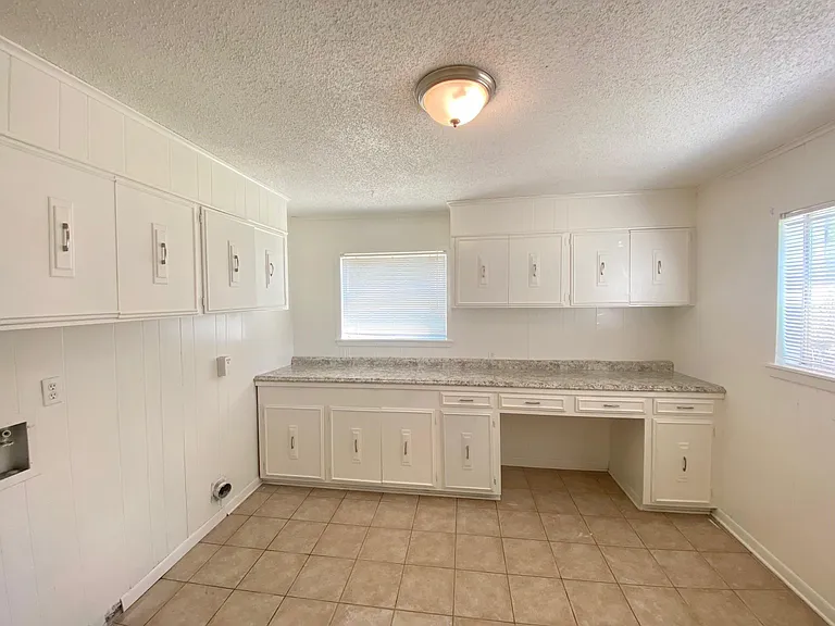 410 Cordell Dr — Photo 27