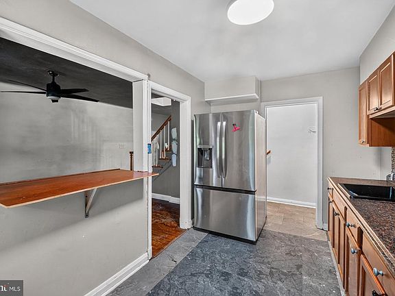 5th image of 1624 Hartsdale Rd