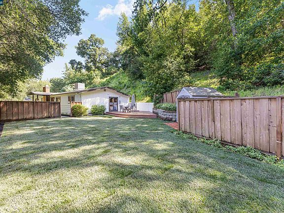 4th image of 3575 Springhill Rd