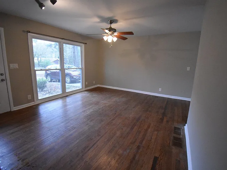 397 Jon Scott Dr — Photo 4