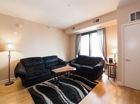 3rd image of 451 W Huron St Unit 1105