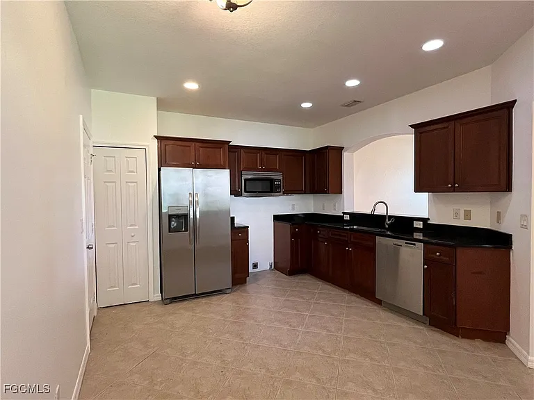 9999 Chiana Cir — Photo 15