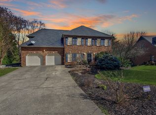 312 Hedgerow Ct, Kingsport, TN 37663