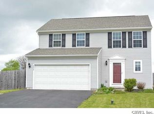 5576 Wyandra Dr, Clay, NY 13041