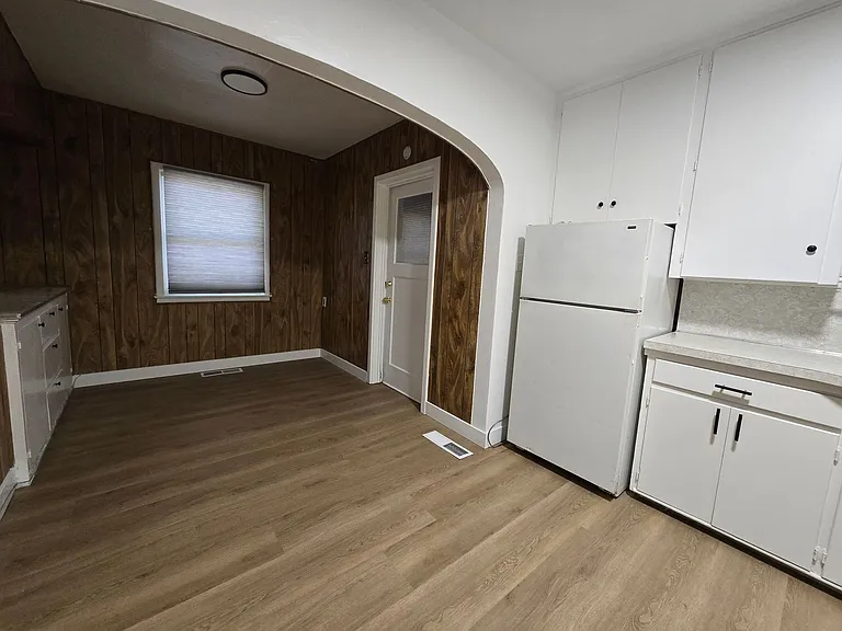 630 Neville St — Photo 10