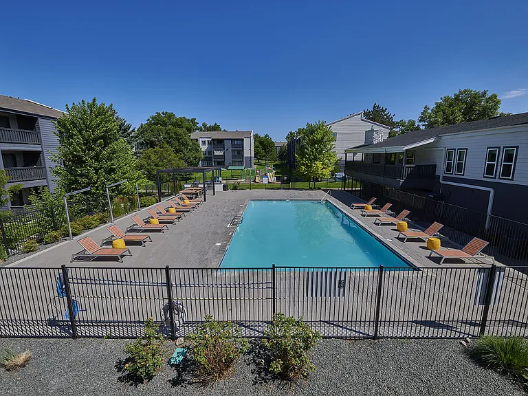 Park Place on 92nd Apartments — Photo 1