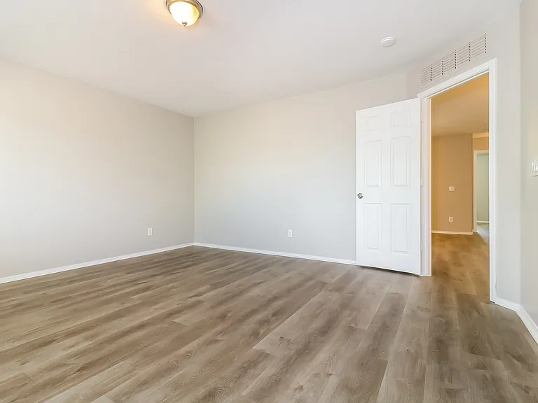 3076 W Carlos Ln — Photo 10