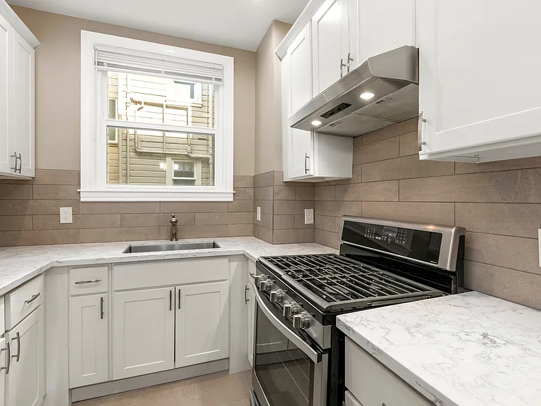 1745 Beach St #3 — Photo 9