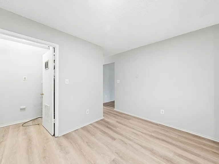 2415 Shirley Ave — Photo 18