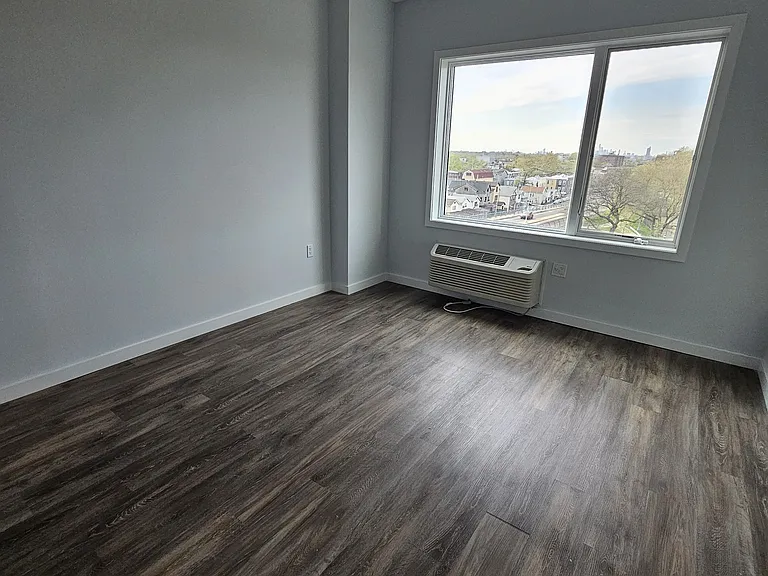 2735 E 12th St #6F — Photo 6