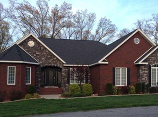 114 Oxford Ct, Benton, KY 42025