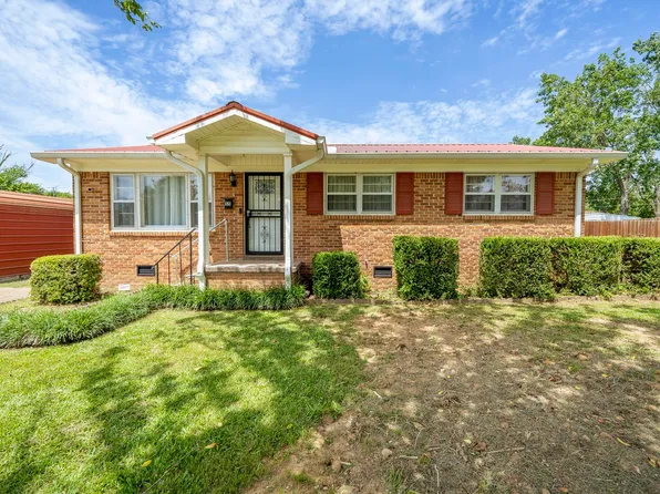 55 Squaw St, Savannah, TN 38372