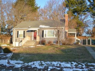 80 Braeburn Rd, East Longmeadow, MA 01028