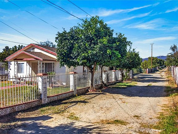 3rd image of 39856 Brookside Ave