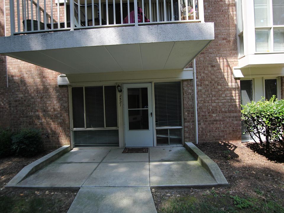 1st image of 2521 Huntington Ave #26